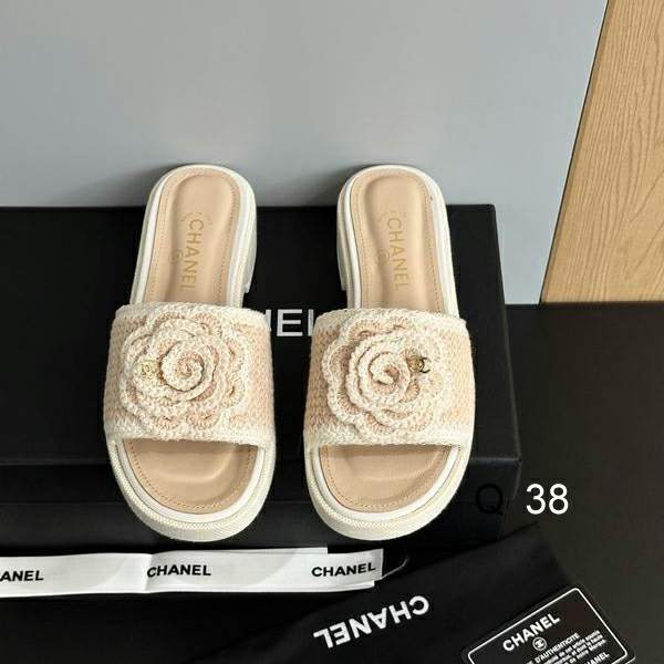 Picture of Chanel Slippers _SKUChanelsz35-40LY08023165